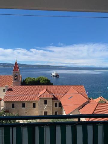 אומיס Panorama Sea View Apartment H מראה חיצוני תמונה